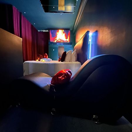Mieuxqualhotel Jacuzzi Privatif Velvet Desire ボルドー エクステリア 写真