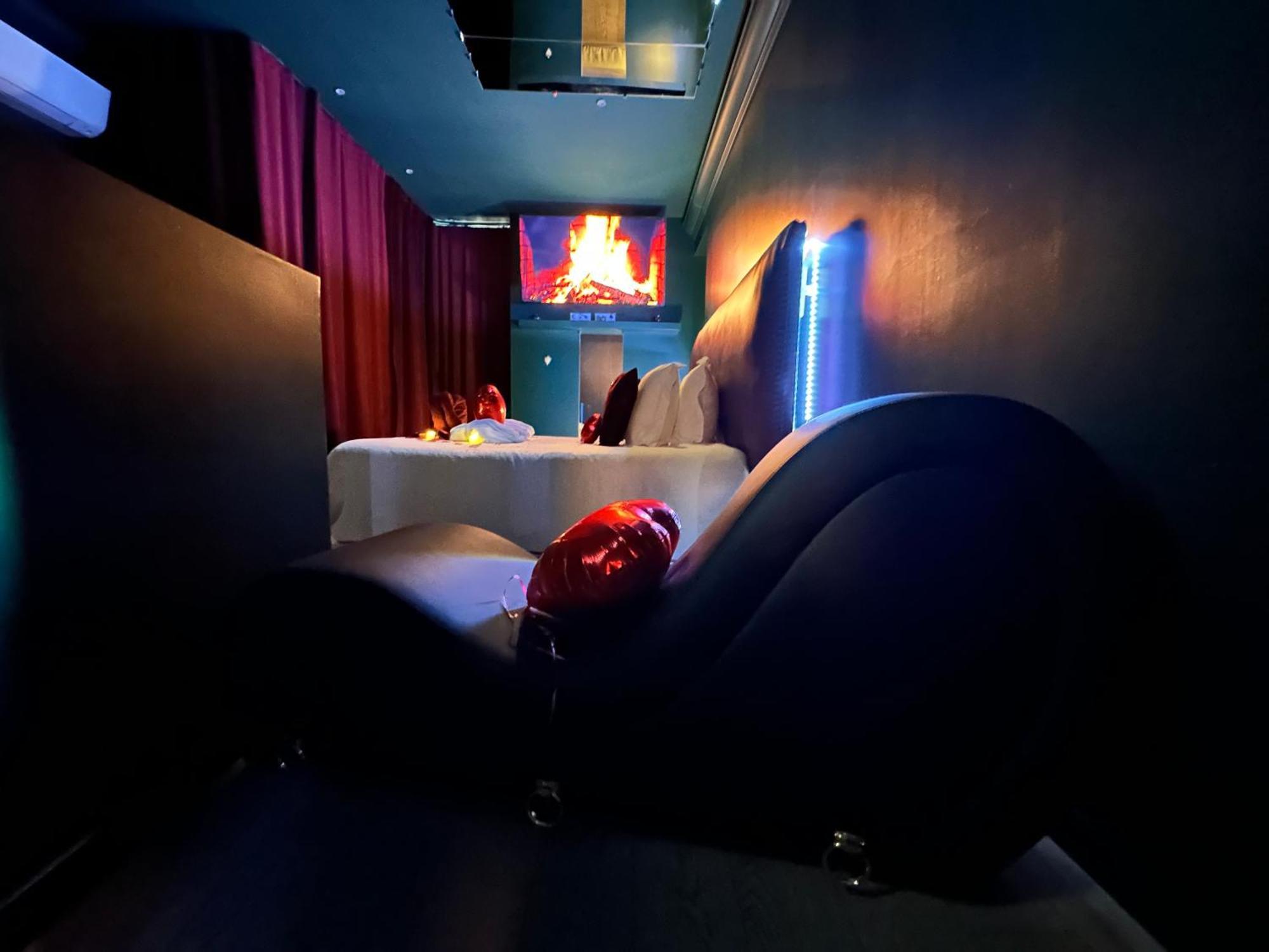 Mieuxqualhotel Jacuzzi Privatif Velvet Desire ボルドー エクステリア 写真