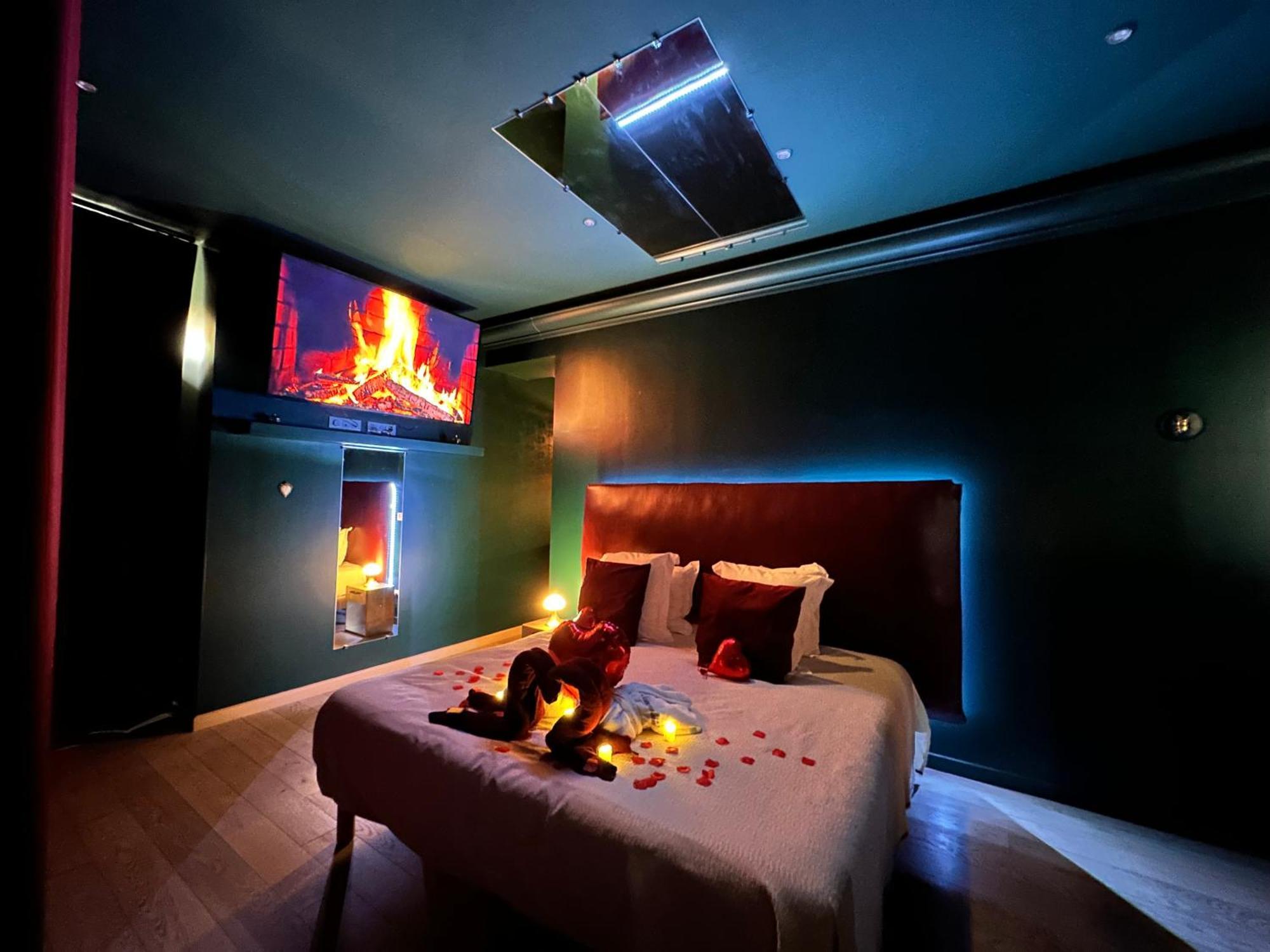Mieuxqualhotel Jacuzzi Privatif Velvet Desire ボルドー エクステリア 写真