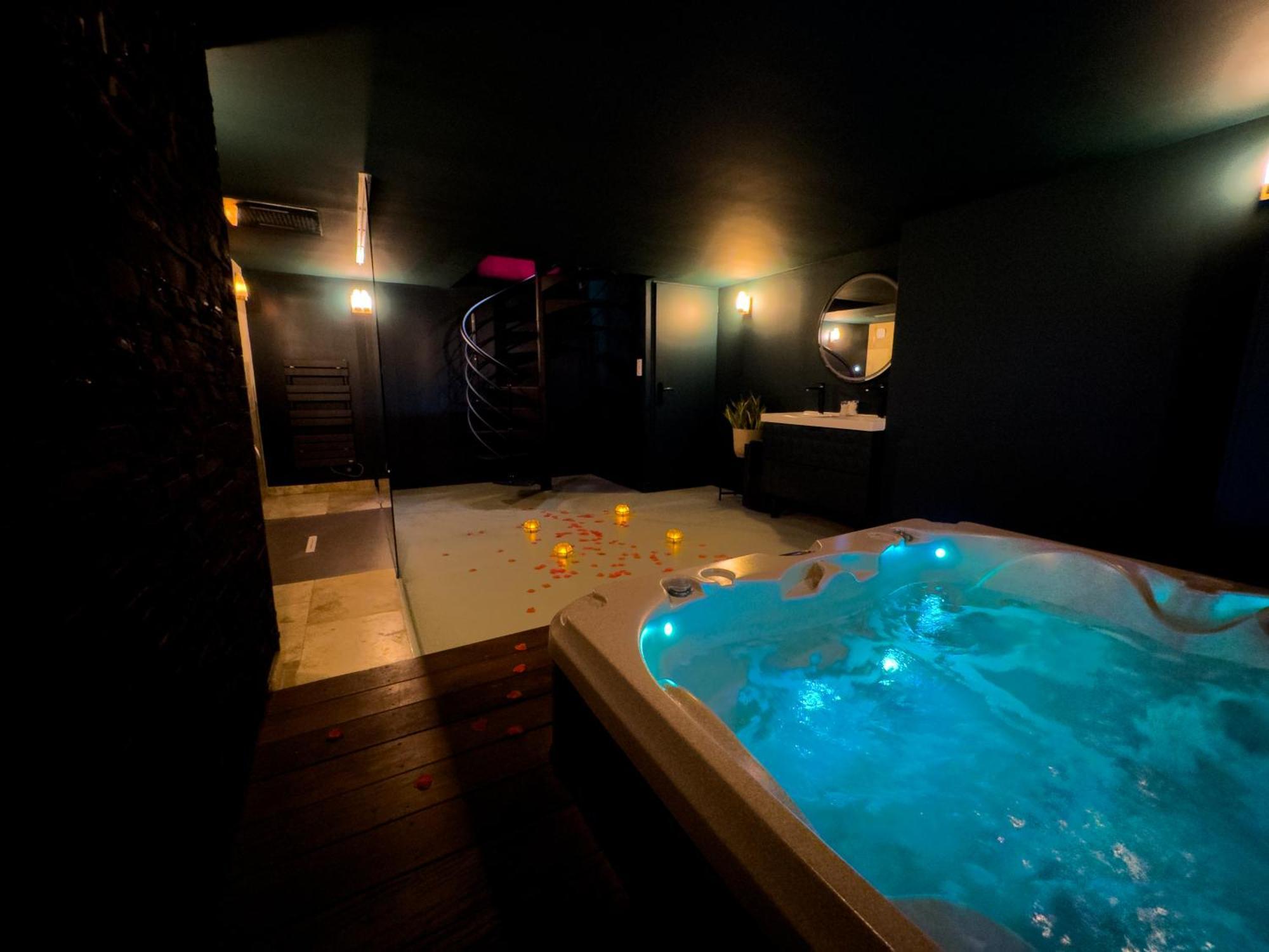Mieuxqualhotel Jacuzzi Privatif Velvet Desire ボルドー エクステリア 写真