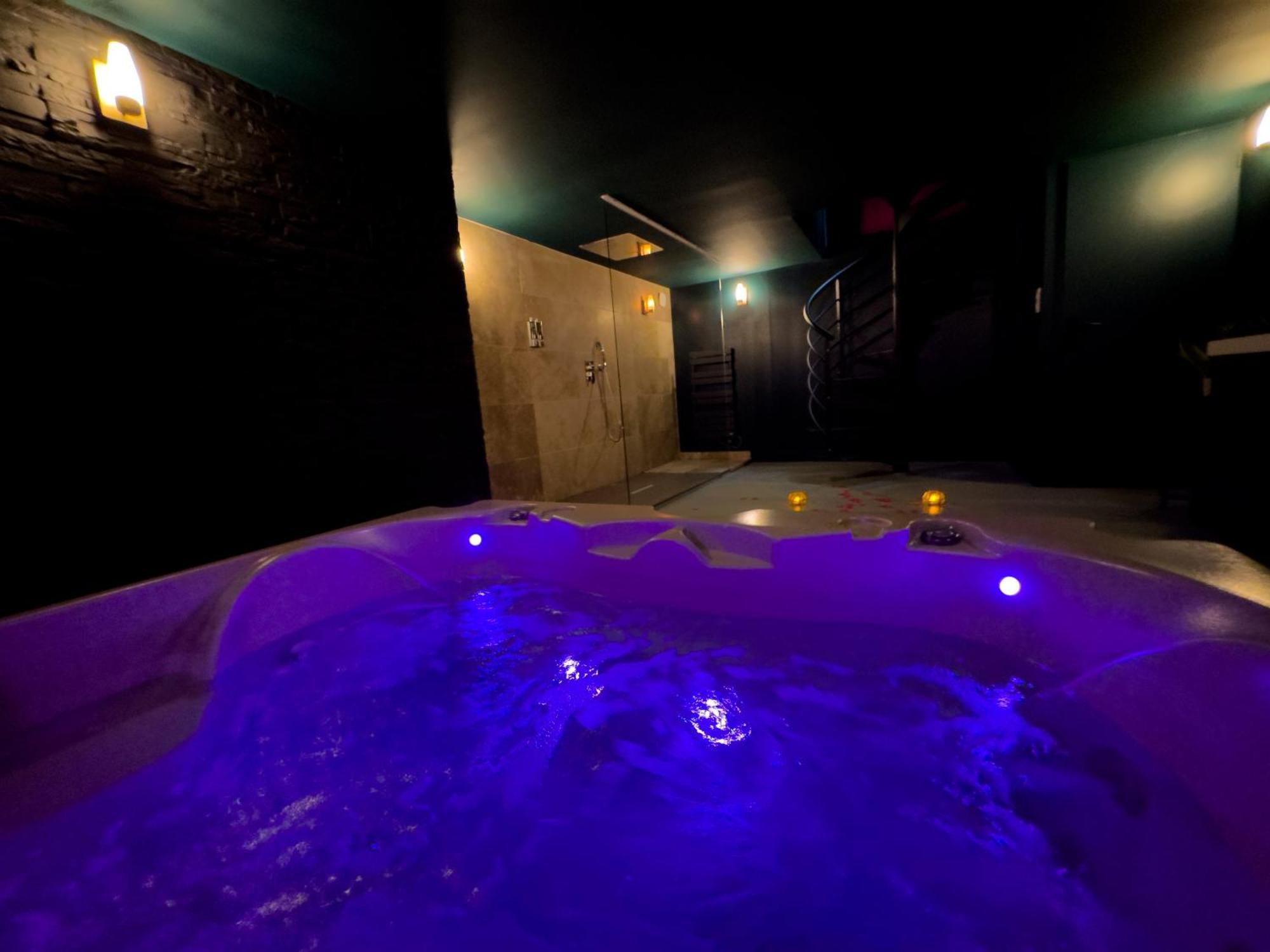 Mieuxqualhotel Jacuzzi Privatif Velvet Desire ボルドー エクステリア 写真